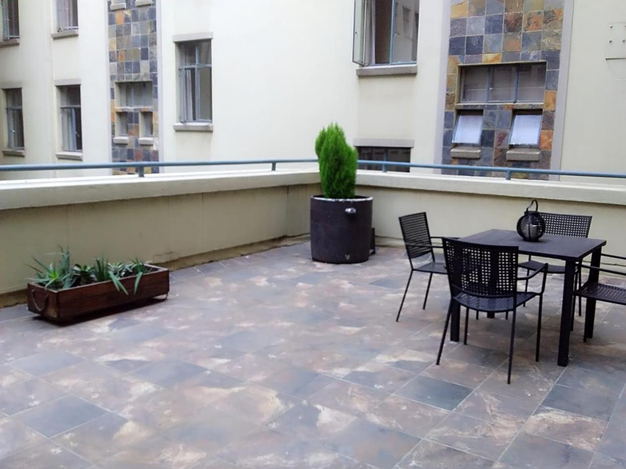 Mabungubwe Hotel Apartments - Home Away From Home Johannesburg Exterior photo